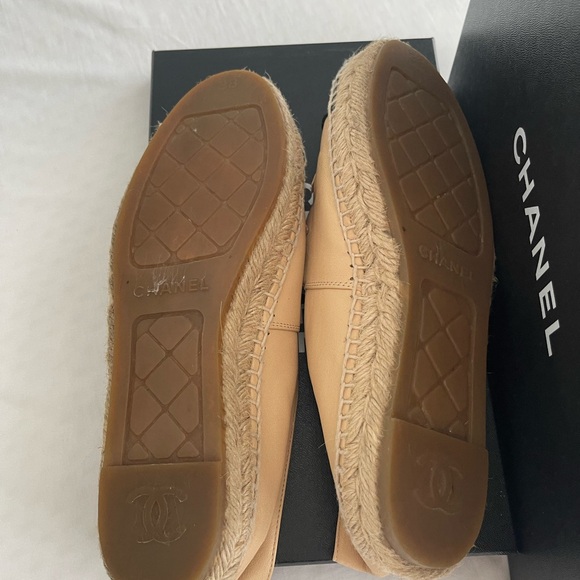 Authentic Chanel Lambskin Beige and Black Edpadrilles - Picture 5 of 11